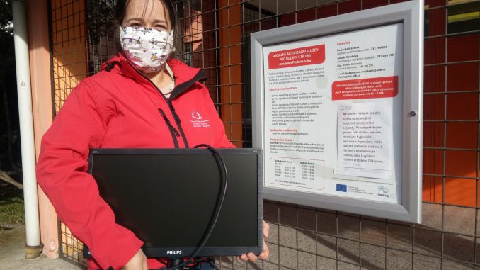 Pomáháme rodinám s distanční výukou